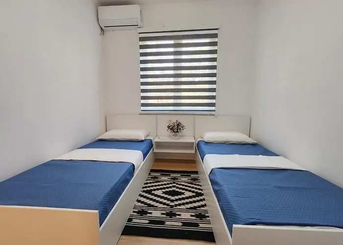 Apartment Sweet 21